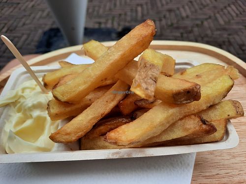 Freshly hand-cut artisan fries at Vlaams Friteshuis Loket 13 in Gelderland