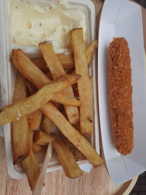 With vegan Kipcorn (deep-fried crispy no-chicken snack) at Vlaams Friteshuis Loket 13 in Gelderland