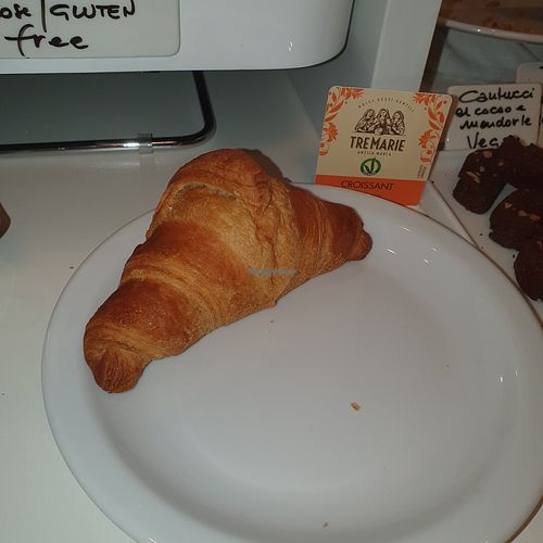 Croissant industriale at Hotel Ungheria Varese 1946 in Lombardia