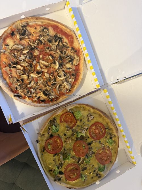 Fungi & Curry   at Call a Pizza  in Bayern