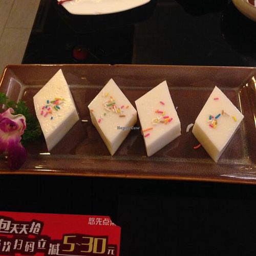 Began coconut milk dessert at XiangJi Ge Vegetarian in Shanghai