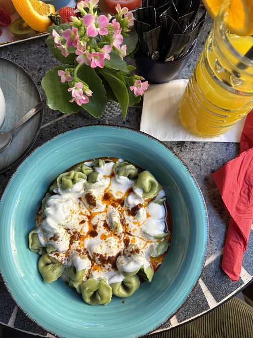 Vegan manti with spinach and soy yogurt   at Kaffeeschwestern in Berlin