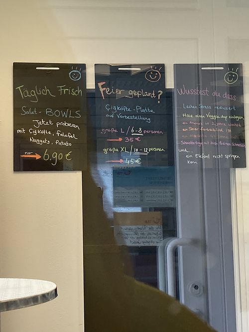 Blick hinein  at Oses Cigköfte Mössingen in Baden-württemberg