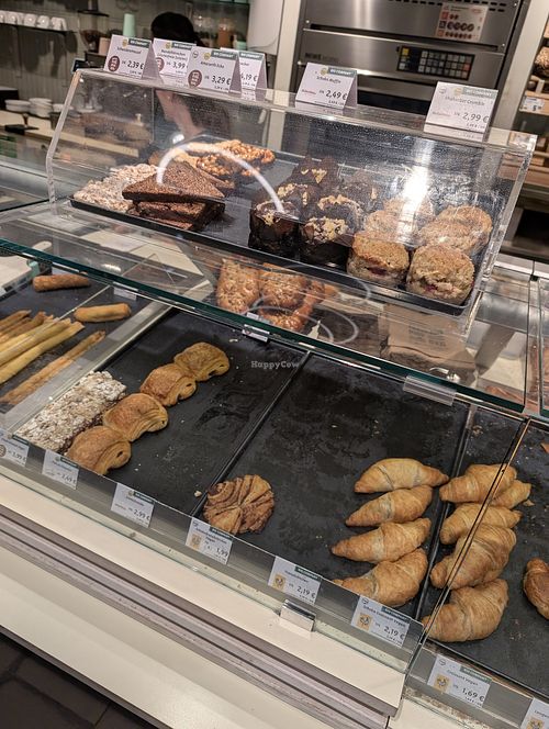 many baked goods labelled as vegan at BIO COMPANY Tempelhofer Damm in Berlin
