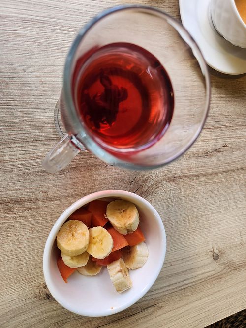 Hibiskustee, Obstsalat at La Huerta Naturalmente Saludable in Nariño
