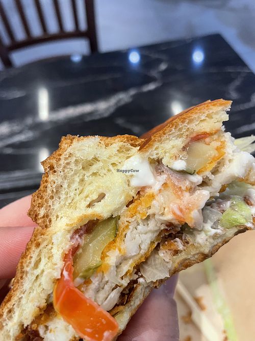 Chicken Burger Menu  at Pommes Freunde in Bayern