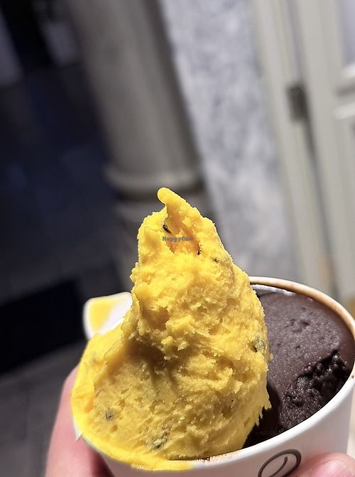 Dark chocolate & passion fruit   at Gelateria aMare in Splitsko-dalmatinska županija