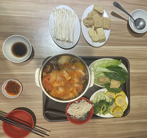 Veggie hotpot with kimchi soup base  at Yuán Shū Yuán Yǎng Shēng Shū Shí Cān Yǐn - 緣蔬園養生蔬食餐飲 in New Taipei City