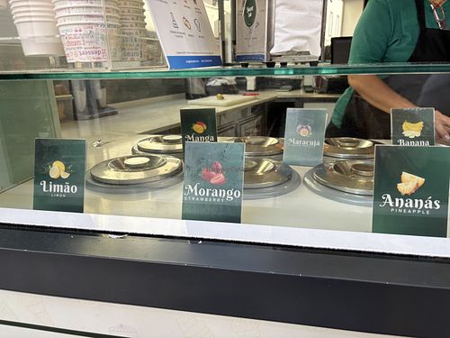 5 flavors (everything in the picture except for the banan)  at sweet salt in Madeira