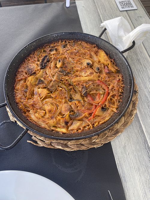 Vegetable and wild mushroom fideuà  at Restaurante Eclipse in Catalunya