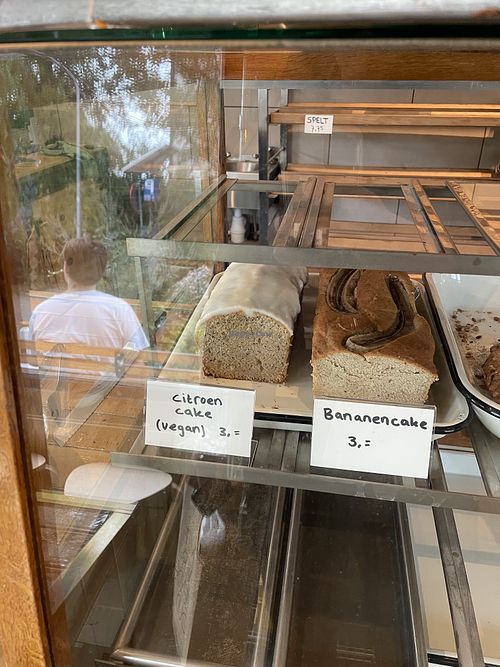 Amazing vegan cake!  at Made By Ellen desembakkerij in Noord-holland