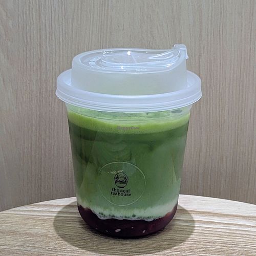 Vegan Strawberry Matcha Latte at The Açaí Teahouse in Central Singapore
