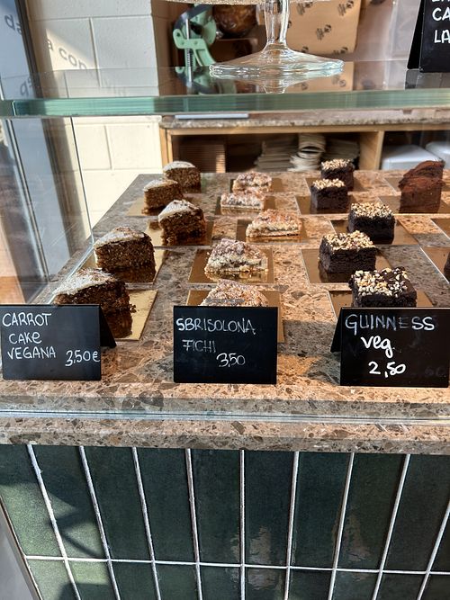 Vegan cakes  at Forno e Bottega Amemi in Carugate