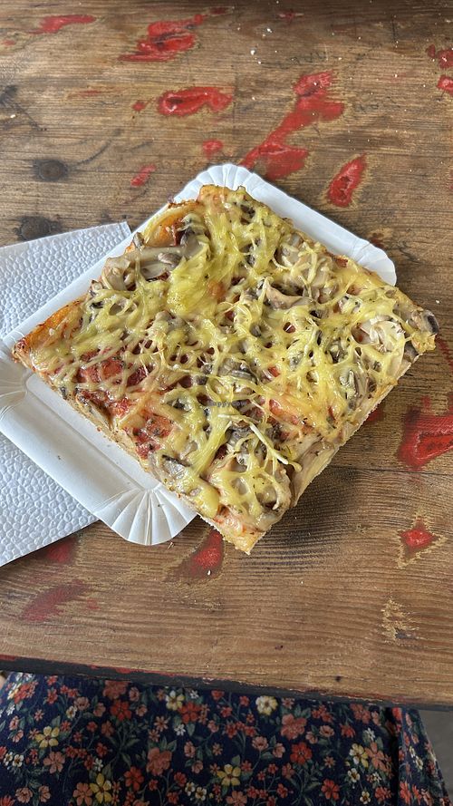 vegane Pizza  at Pizza Günes in Hannover