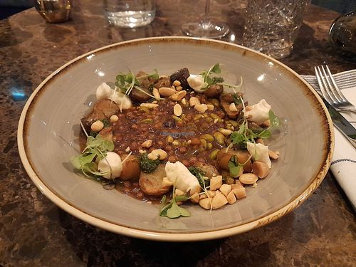 Jerusalem artichokes on a bed of lentils at Bistro Mesu in Pohjois-pohjanmaa