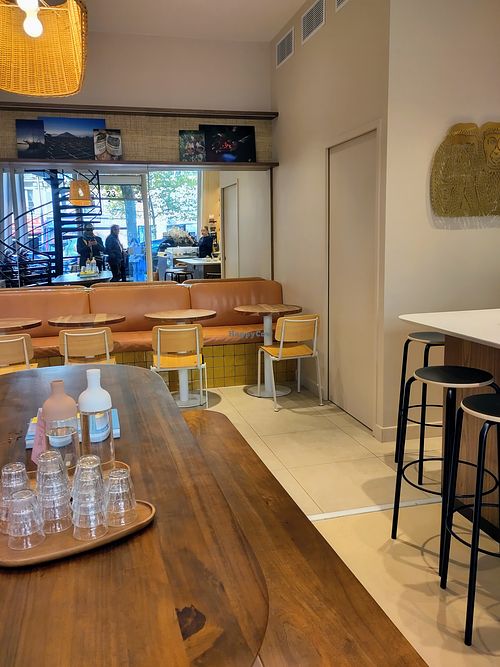 Eat-in space at Terres de Café - Beaumarchais in Paris