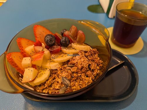 Breakfast bowl at antirush | speciality coffee in Malaga
