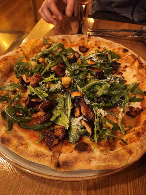 Pizza mit Rucola und Shitake Pilzen at Ornella Pizza Artesanal in Bogotá