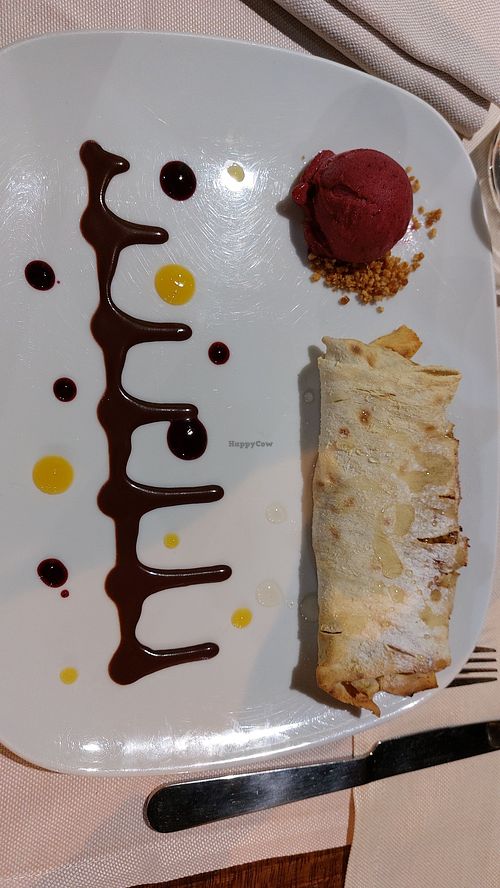 Carasau strudel at Gintilla in Cagliari