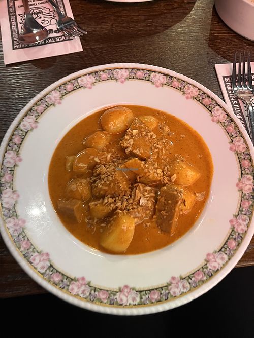 Massaman curry with seitan (altho i think this one had tofu for some reason)  at Pumpui | Thai Food in Uusimaa