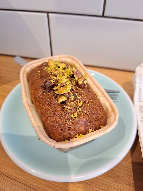 Ginger and pistachio loaf cake at Moody Coffee Roasters in Auvergne-rhône-alpes