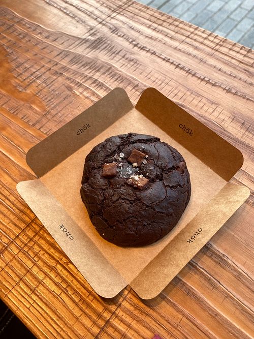 Chocolate cookie at Chök Born | Pastelería sin gluten Barcelona in Catalunya