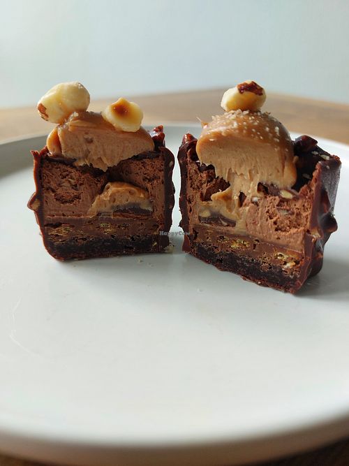  at Luna Creations in Ghent