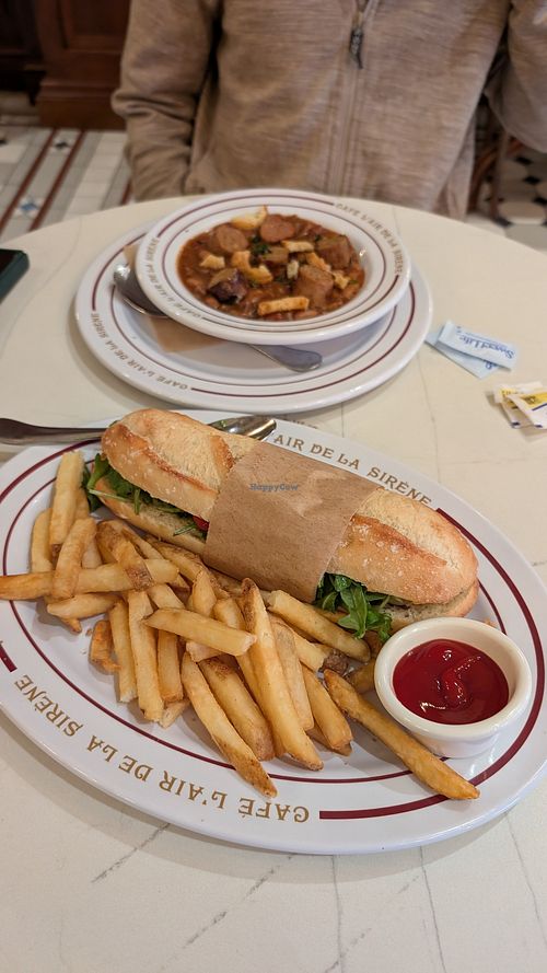  at Café L’air De La Sirène™ in Orlando