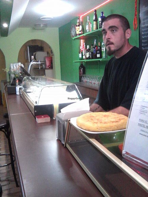 he knows how to cook a good tortilla de patatas without eggs at Viva ZaTapa in Zaragoza