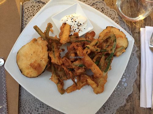 Veggie tempura with vegan dip at Moon in Siracusa