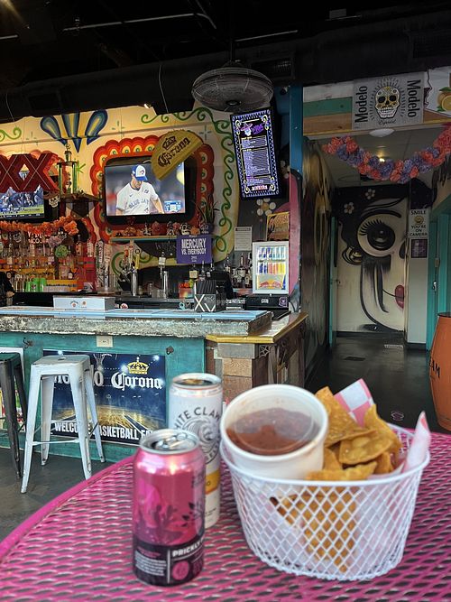 chips and salsa and Vibe  at Willie's Taco Joint in Arizona