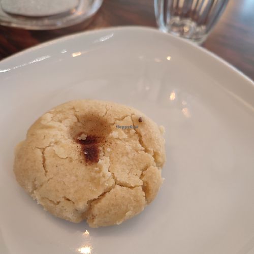Ce biscuit espagnol traditionnel est vegan ici at Cuisine Dada in Ile-de-france