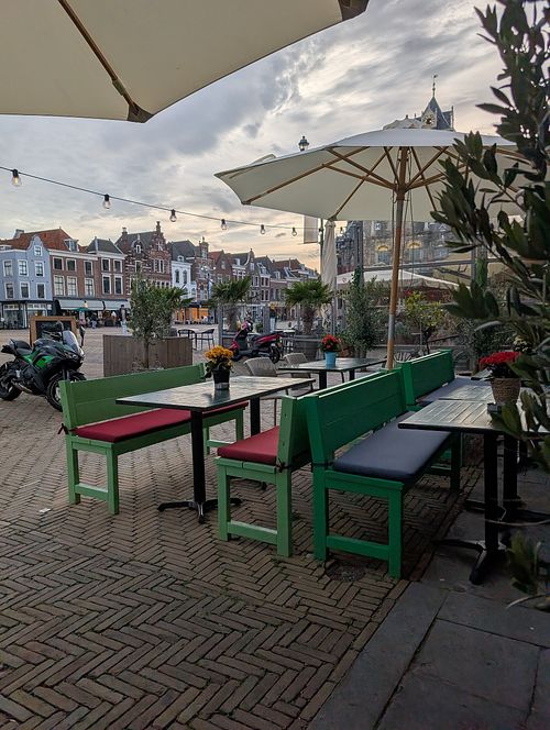 Outdoor seating at La Piazza Verde in Zuid-holland
