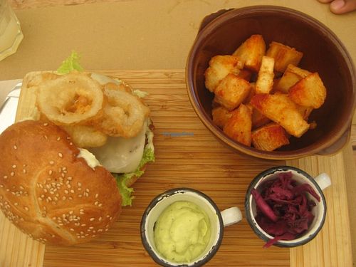 Vegan burger at Kimpira in Valencia