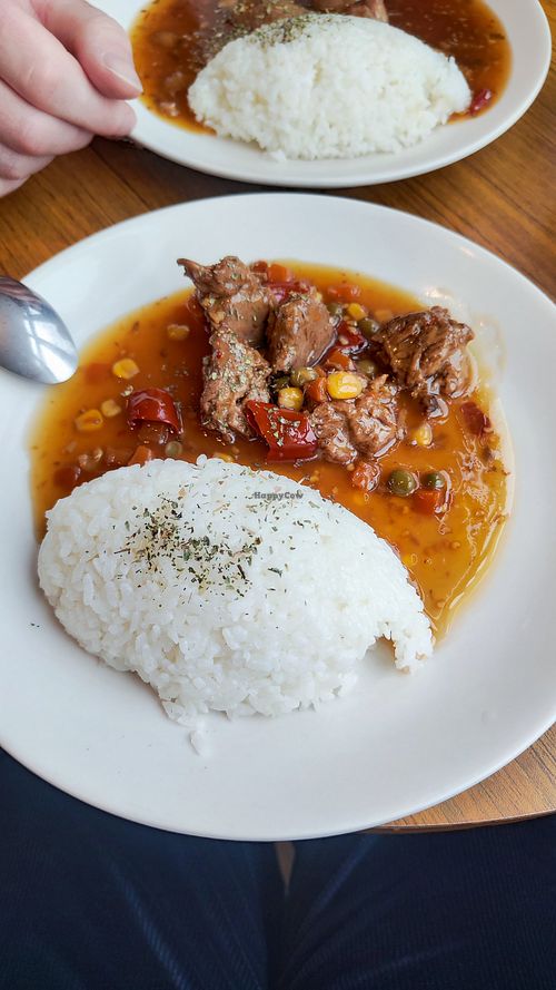 Special vegan rice at Shífēn Xìngfú Kāfēi - 十分幸福咖啡 in New Taipei City
