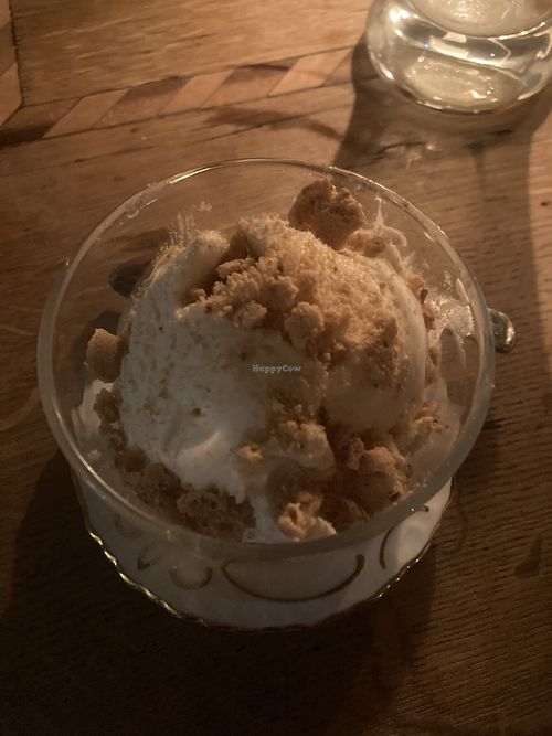 Veganes Vanilleeis  at Marend Tiroler Küche in Hamburg