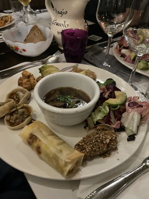 Piatto combinato vegan  at Clan Destino in Emilia-romagna