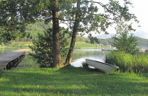 private access to the lake at Loving Hut Pension in St Kanzian