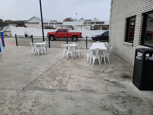 Lots of outdoor seating at Lazy Cow Creamery in Cookeville