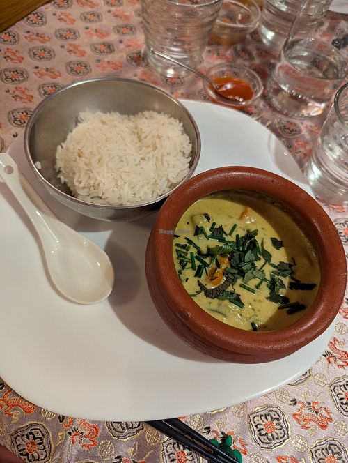 Coccio di terracotta con verdure e curry at Vietnamonamour Ristorante con camere in Lombardia