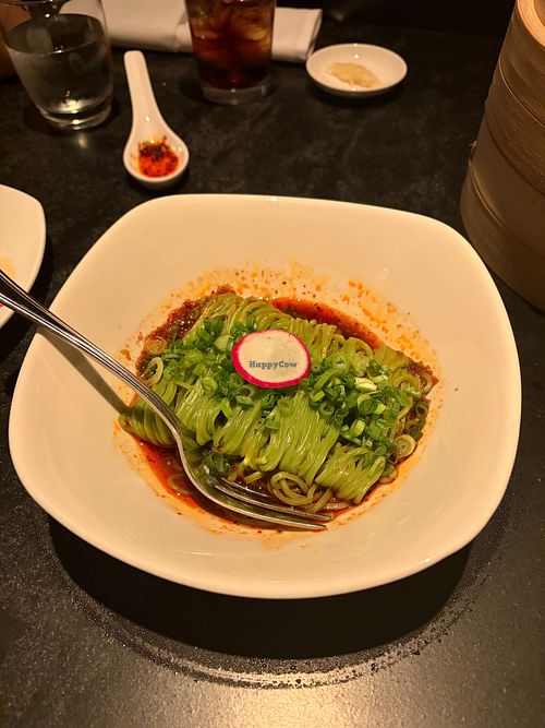 Vegan spicy noodles at Din Tai Fung 鼎泰豐 in Vancouver