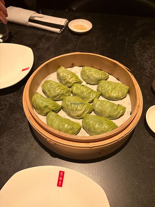 Vegan dumplings at Din Tai Fung 鼎泰豐 in Vancouver