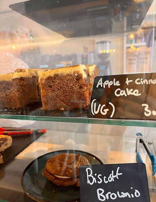 Vegan cake at Hops & Grounds in England