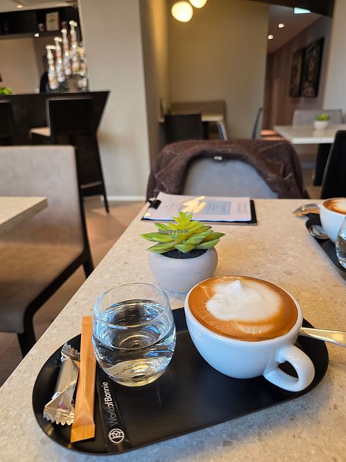 Flat white with oat and soy milk at World of Bonnie in Zürich