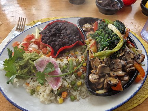 Sizzling fajitas at Barra Barra Saloon in San Diego