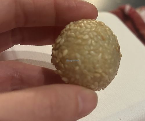Jian Dui: palline di sesamo fritte ripiene di marmellata di azuki  at MO Esquilino in Lazio