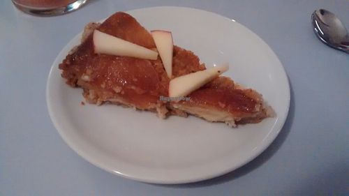 Tatin' apple pie at Hobbes in Paris