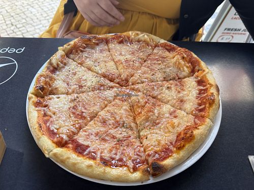 Margherita pizza  at BD KEBAB AND PIZZA in Faro