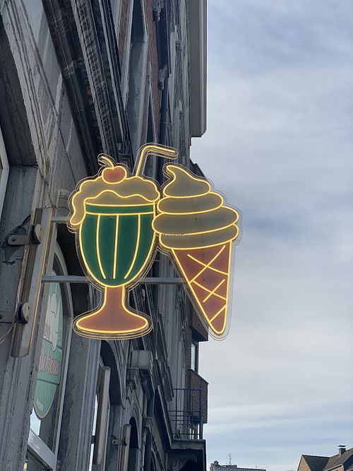 ...  at Antons Milchbar in Nordrhein-westfalen