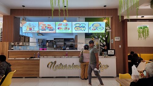 Restaurant counter in the back of the store at Naturalmente Rico in Huánuco